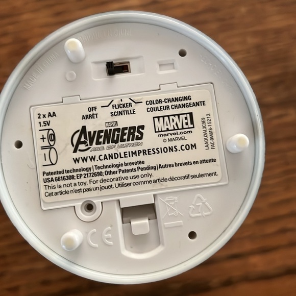 Marvel Avengers Flameless Flicker Color Changing Kids Bed Side led Candle - Picture 4 of 13